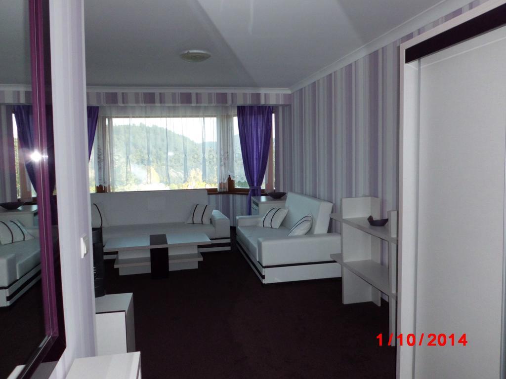 Семеен Хотел Кристал Smolyan Værelse billede