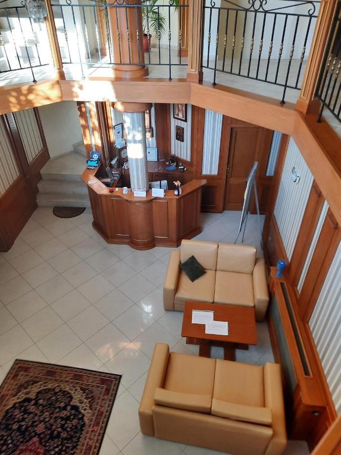 Семеен Хотел Кристал Smolyan Eksteriør billede