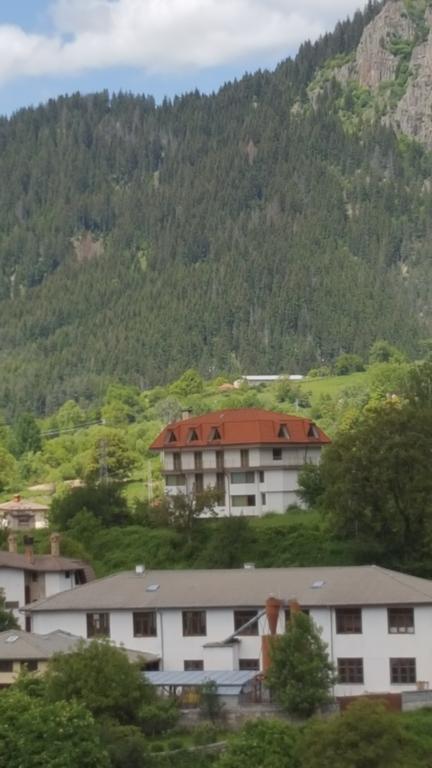 Семеен Хотел Кристал Smolyan Eksteriør billede