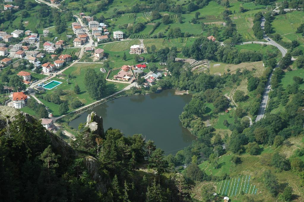 Семеен Хотел Кристал Smolyan Eksteriør billede