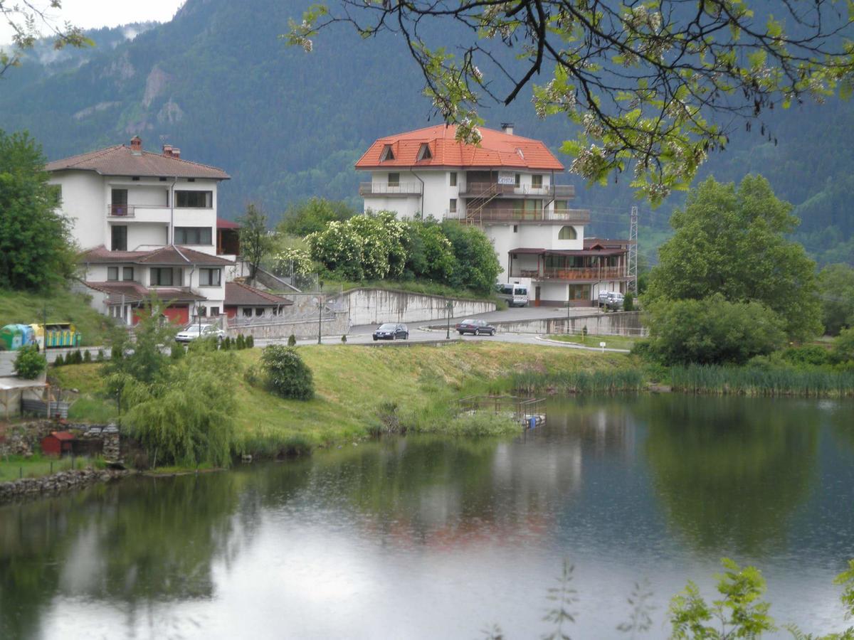 Семеен Хотел Кристал Smolyan Eksteriør billede